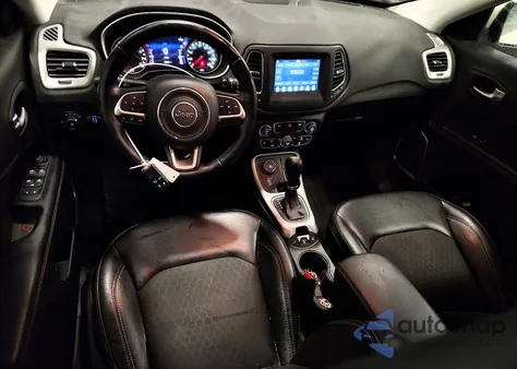 2018 Jeep Compass Latitude z USA, uszkodzony, nr VIN 3C4NJDBB2JT397739